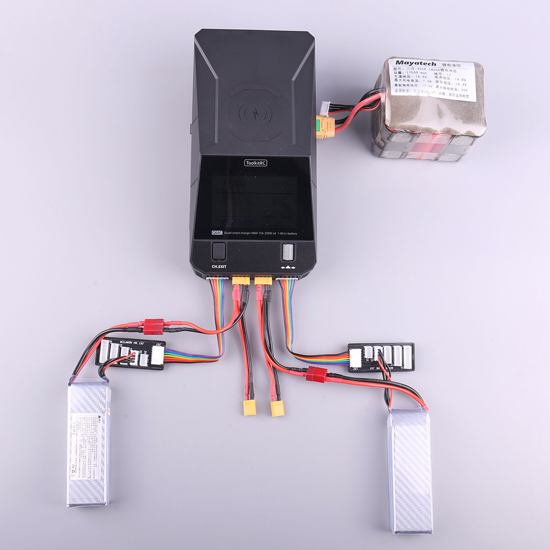 شاحن توازن متعدد الوظائف من ToolkitRC Q6AC بأربع قنوات وشحن سريع بقوة 65 واط PD - Image 3
