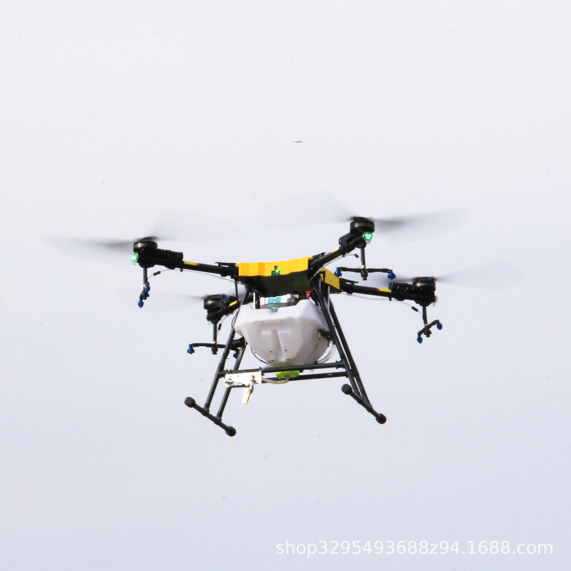 4-Achsen-Drohne zur Pestizidausbringung, 30 Liter Kapazität – UAV H60-4 - Image 3